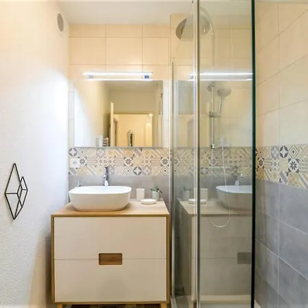 Appartement Le Montmorency - Free Parking - Airbus - Netflix